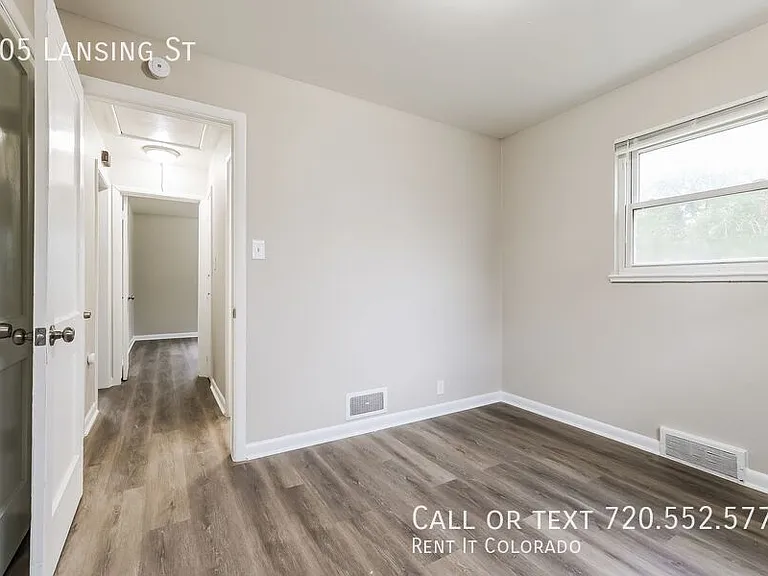 705 Lansing St — Photo 8