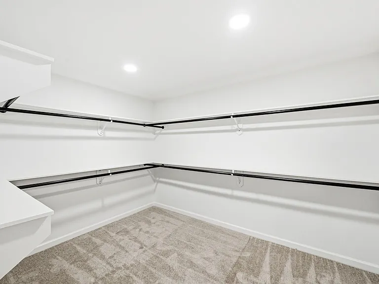 7946 Fowlie St — Photo 34