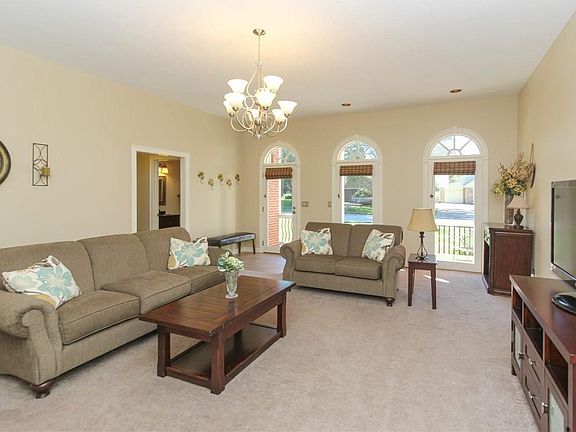 3rd image of 6846 Juliet Dr