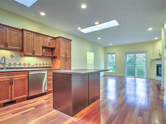 4th image of 5855 Church Rd #9