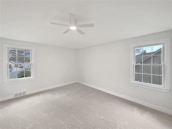 5th image of 10512 W 102nd Ter