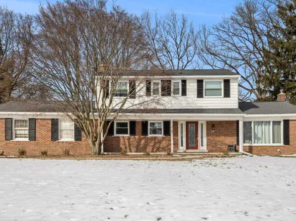 36144 W Lyman Rd, Farmington Hills, MI 48331