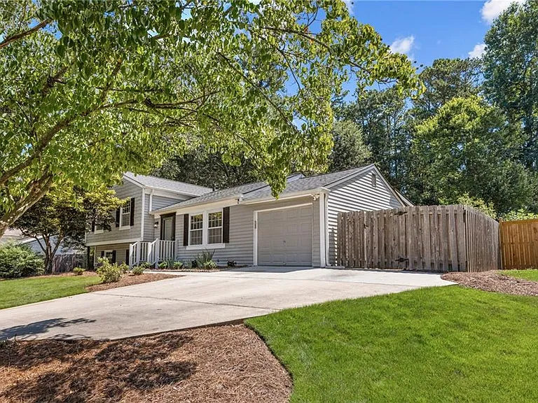472 Barnesdale Dr — Photo 50