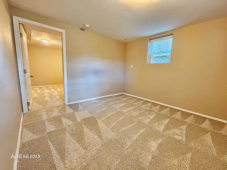 7517 Brooklyn Ave NE — Photo 15