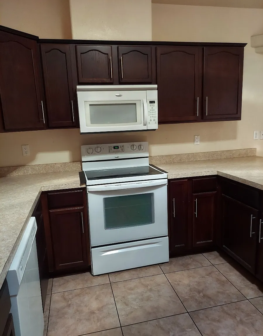 2015 Bombay Dr — Photo 3