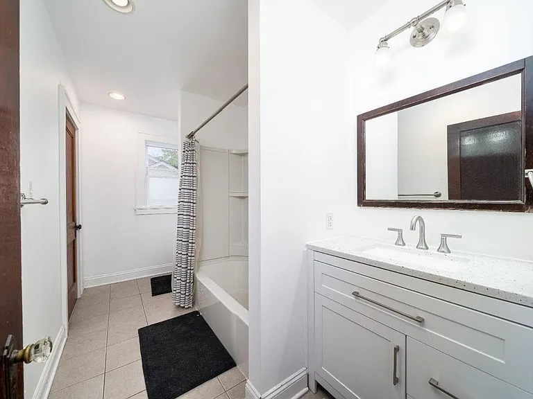 351 Somerset St — Photo 18
