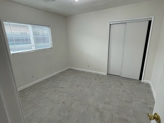 4th image of 14129 Vanowen St #1