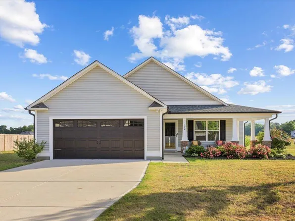 398 Sandcastle Ln, Four Oaks, NC 27524