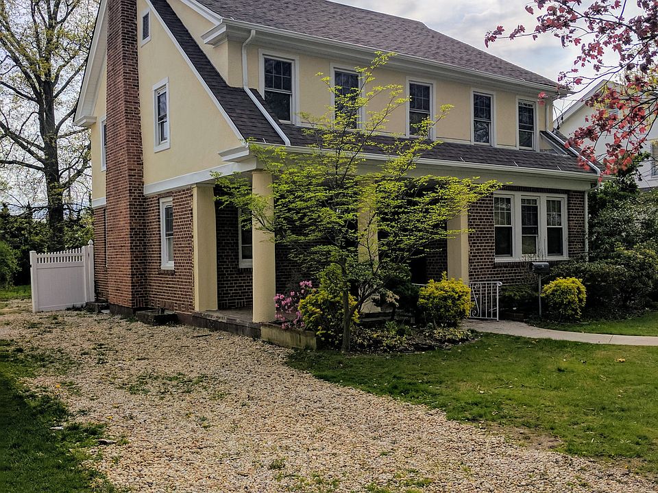 1st image of 36 Lafayette Pl