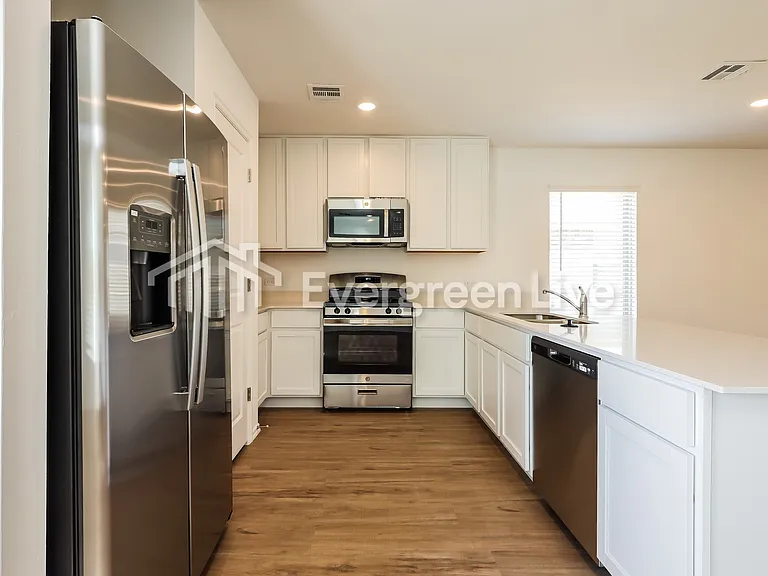 11628 SW 38th St — Photo 8