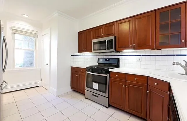 8 Laurel Ave — Photo 7