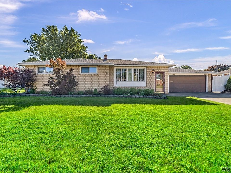 1st image of 25 Charlescrest Ct