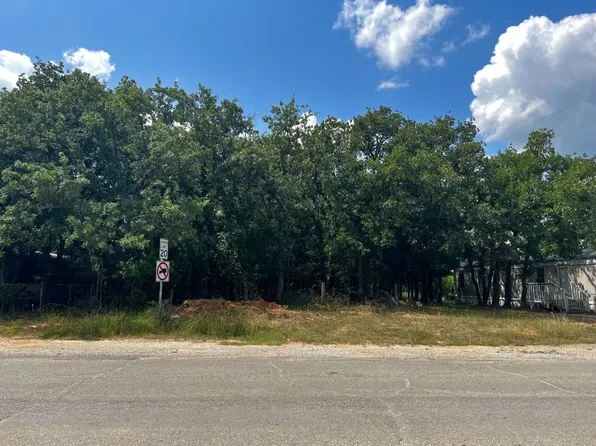 1304 Sheri Ln N, Azle, TX 76020