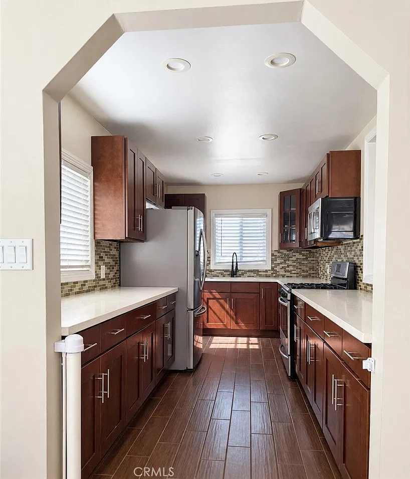 3 bed, 1068 sqft, $3,600 — Photo 3