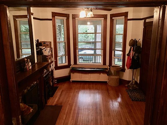 3rd image of 5805 N Magnolia Ave #1