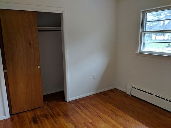 4th image of 13 Wyclif Ave