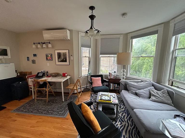 17 Russell St #6 — Photo 4