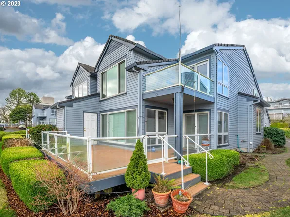 184 S River St APT C, Saint Helens, OR 97051