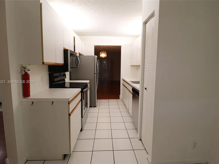 1200 SW 124th Ter #201O — Photo 12
