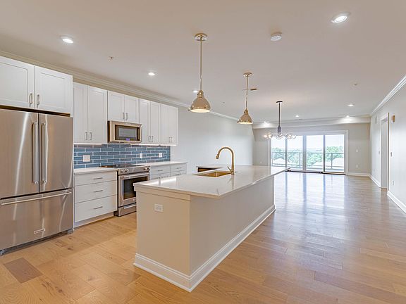 2nd image of 5285 Highpointe Lakes Dr Unit 3402