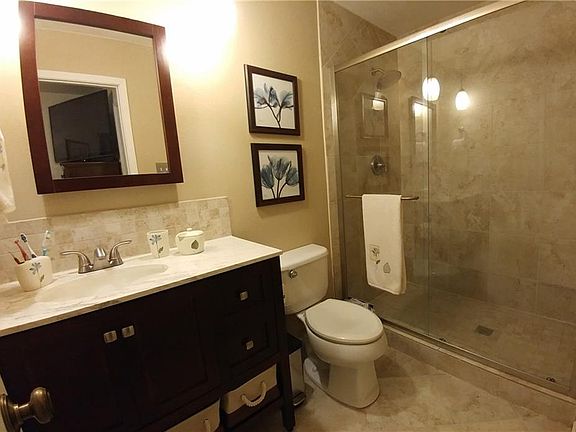 5th image of 4015 Rushmoor Dr