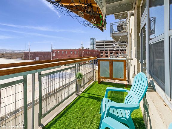 4th image of 112 E 11th St #202