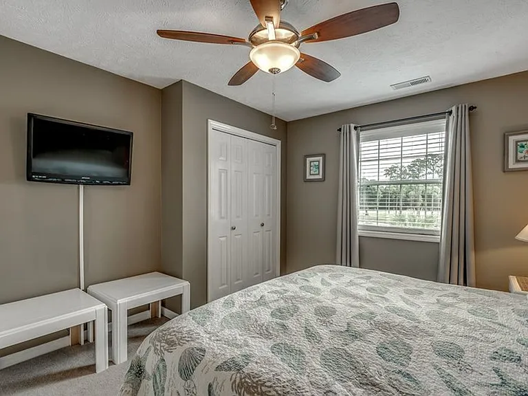 549 White River Dr #14G — Photo 10