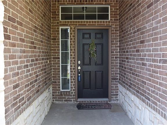 3rd image of 508 Leatherman Dr