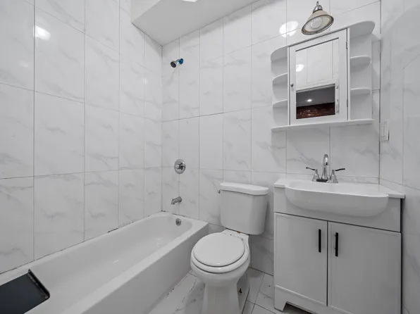 1323 Sutter Avenue image 23 of 50