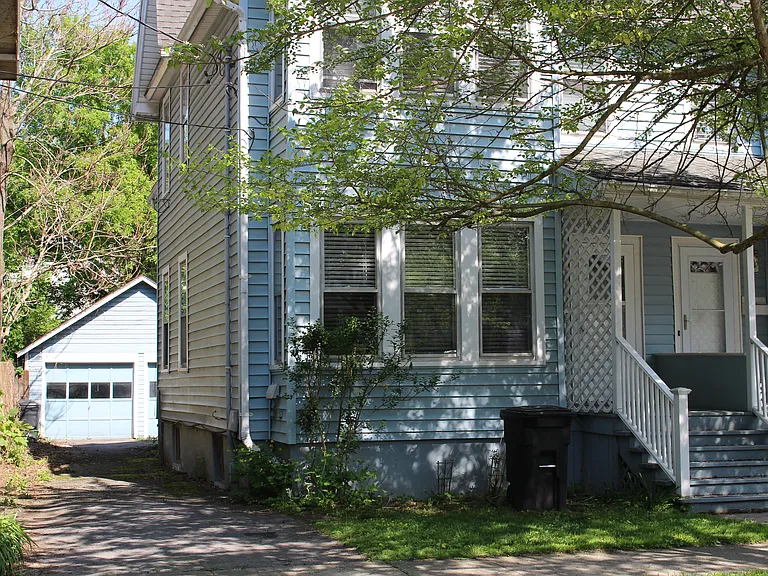 513 S Albany St — Photo 2