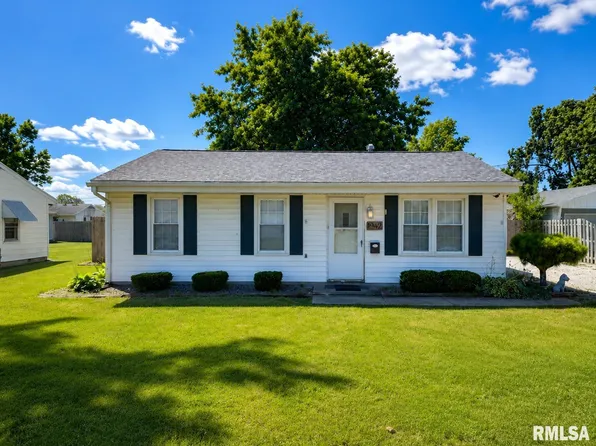 1942 McMasters Ave, Galesburg, IL 61401