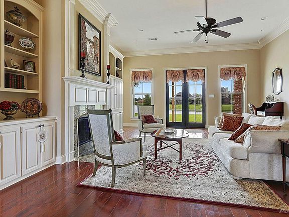 4th image of 8939 Carriagewood Estates Dr