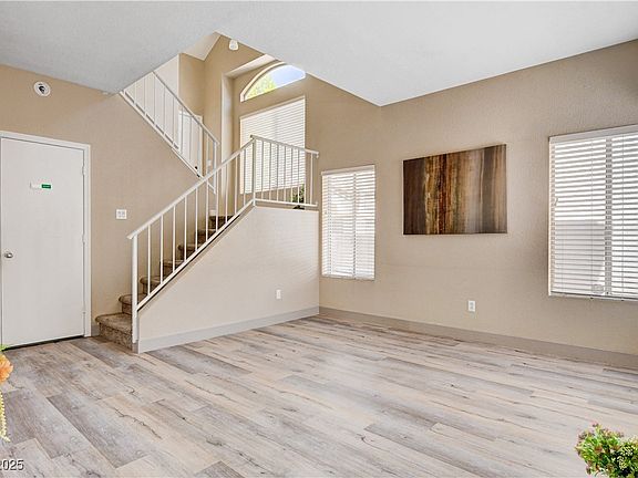 5th image of 1661 Cloister Ave