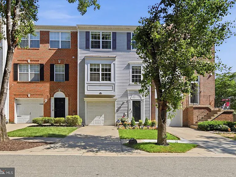 9944 Royal Commerce Pl — Photo 1