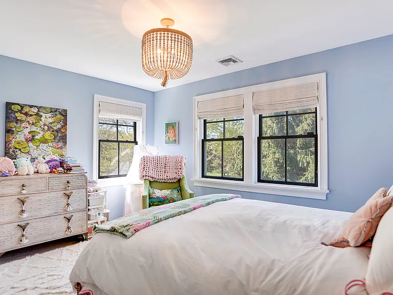 5 Montauk Avenue Ext — Photo 24