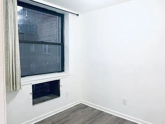 Rented by R New York | media 21