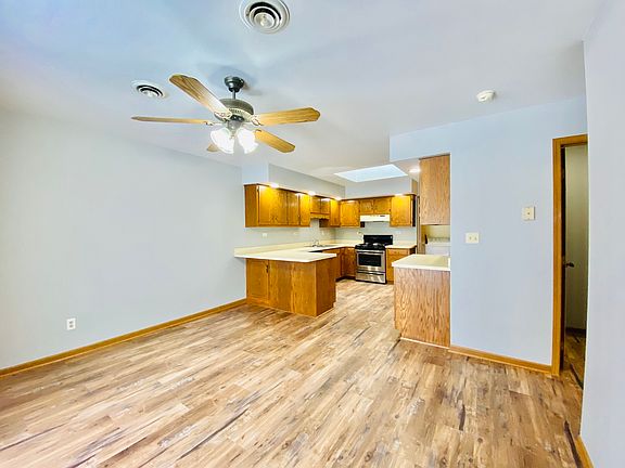 5th image of 106 N Menominee Dr