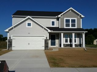 547 Oak Hill Ct, Middleville, MI 49333