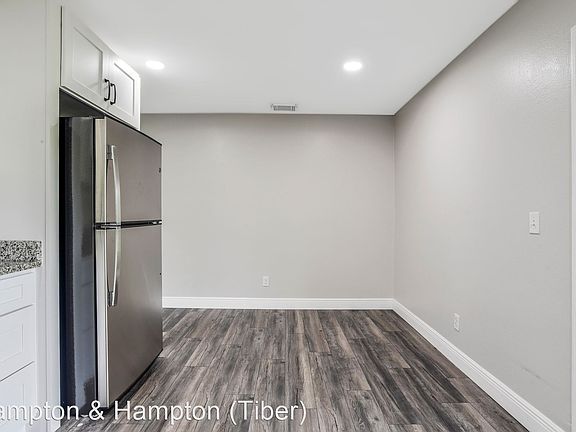 4th image of 5558 Regal Oak Cir