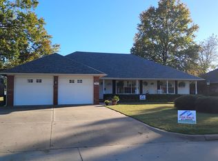 620 Grove Crest Rd, Pryor, OK 74361