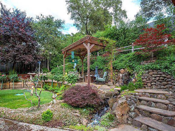 4th image of 101 Hidden Valley Dr