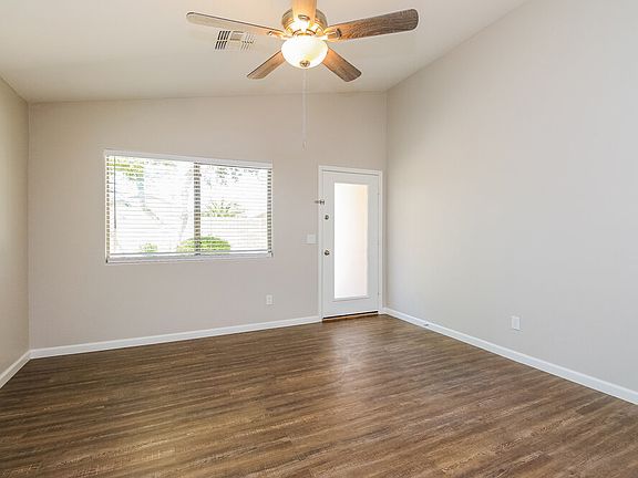 4th image of 992 E Saddle Way