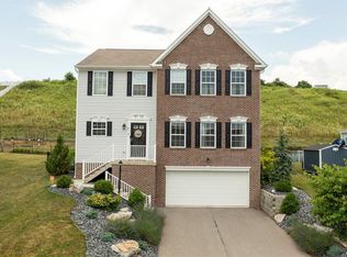 418 Labrador Ln, Clairton, PA