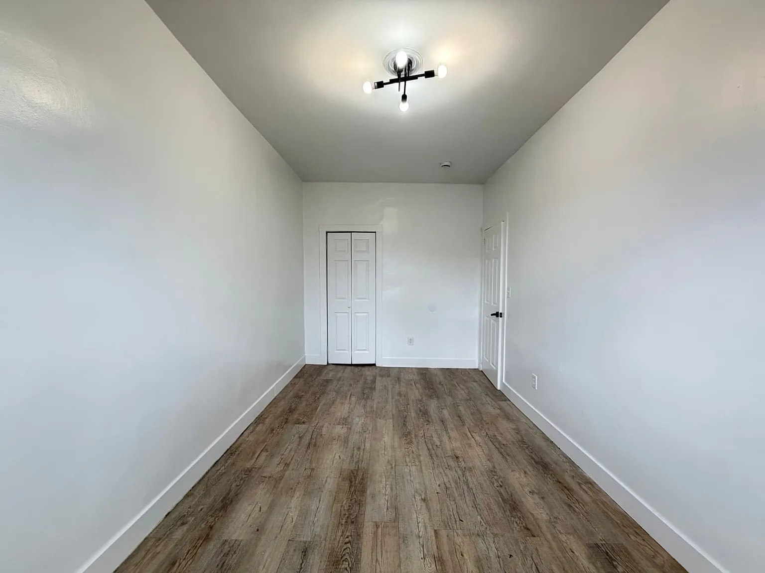 3 bed, 1000 sqft, $2,550 — Photo 4