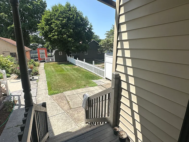 204 W Carpenter Ave — Photo 16