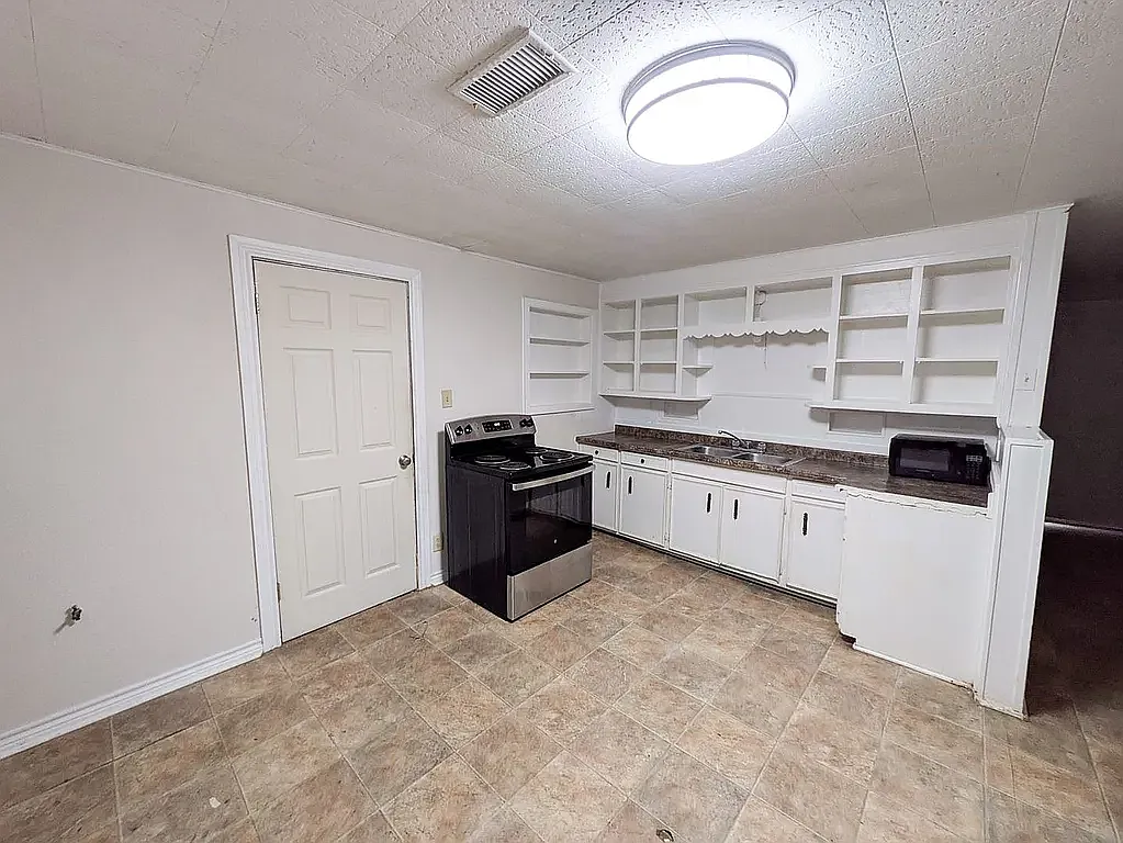3 bed, 1188 sqft, $1,200 — Photo 2