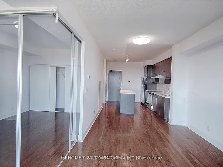 26 Norton Ave #1605 — Photo 8