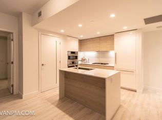 2085 Skyline Ct #405, Burnaby, BC V5C 0M6