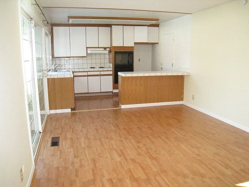 Family room + Kitchen