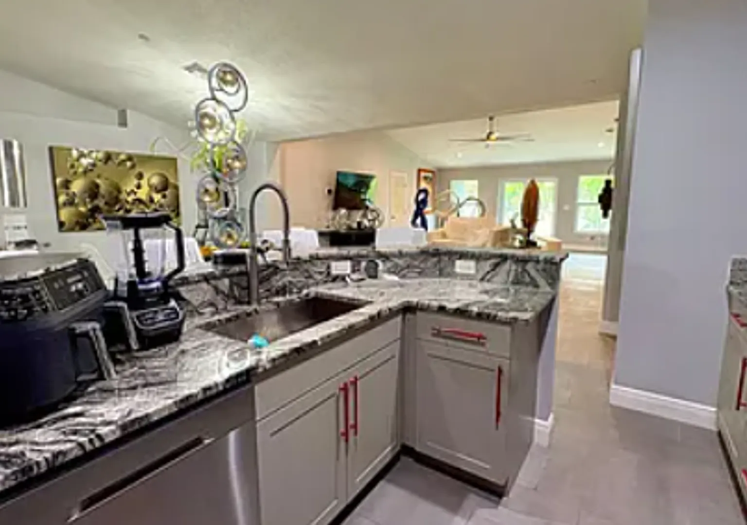 2450 SW Cameo Blvd — Photo 4